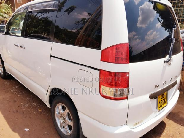 Toyota Noah 2006 White