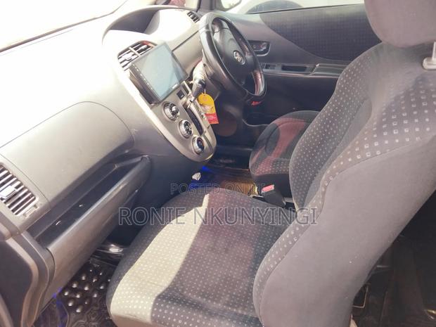 Toyota Ractis 2008 Gray