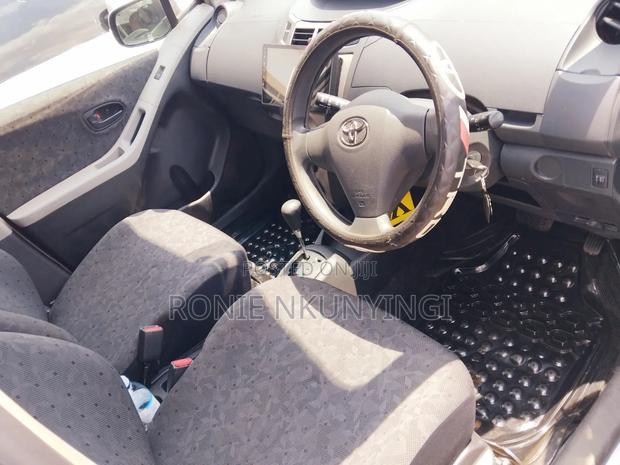 Toyota Vitz 2008 Silver