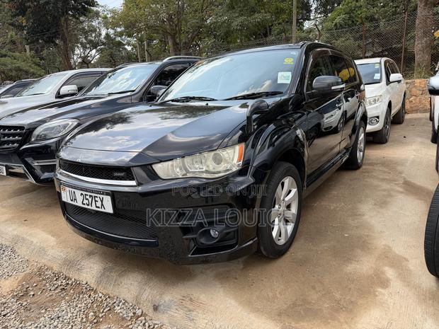 Mitsubishi Outlander 2012 Black