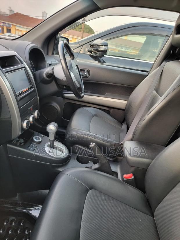 Nissan X-Trail 2012 Black
