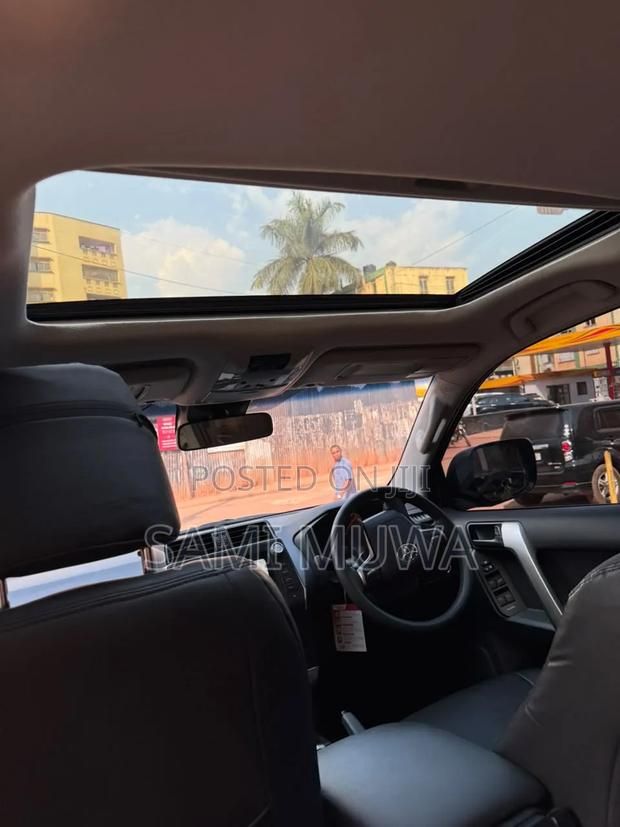 Toyota Land Cruiser Prado 2018 Black