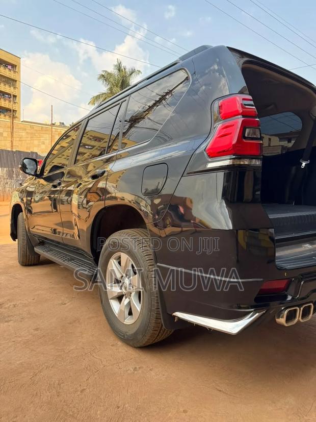 Toyota Land Cruiser Prado 2018 Black