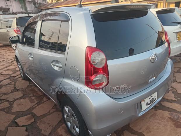 Dodge Caliber 2012 Silver
