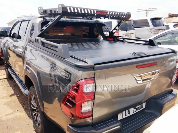 Toyota Hilux 2018 Gray