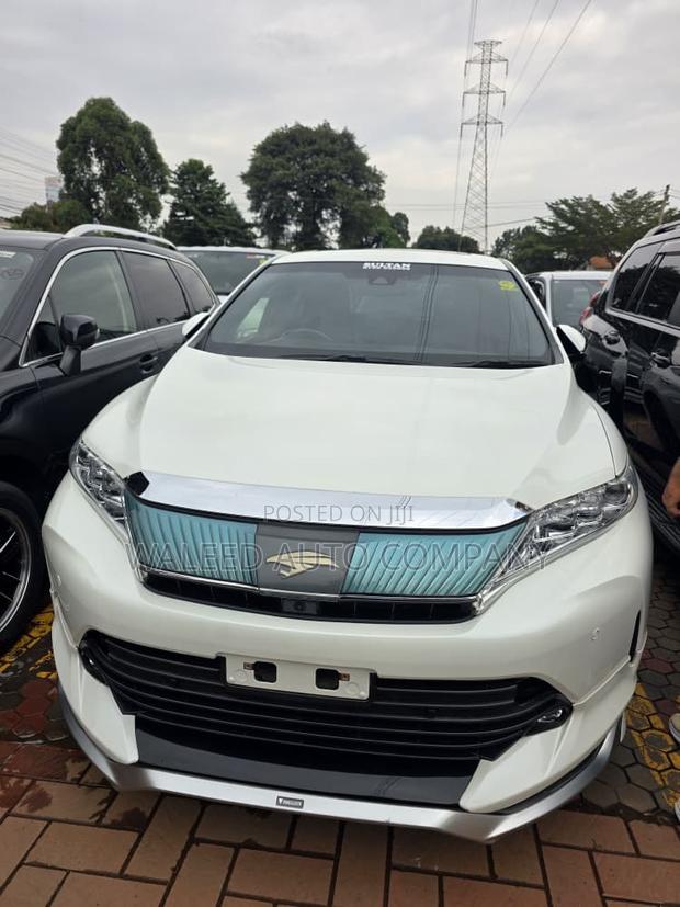 Toyota Harrier 2.0 2017 White