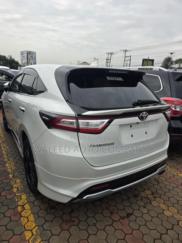 Toyota Harrier 2.0 2017 White