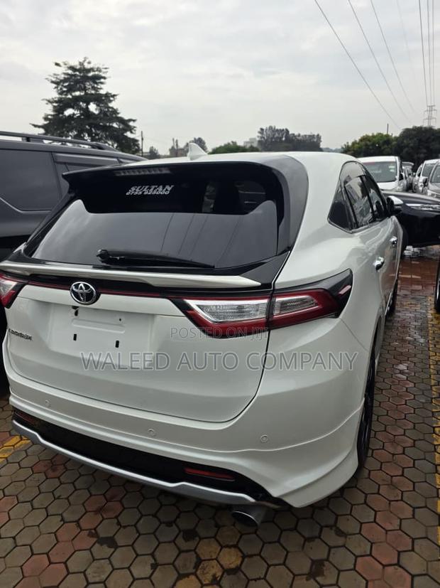 Toyota Harrier 2.0 2017 White