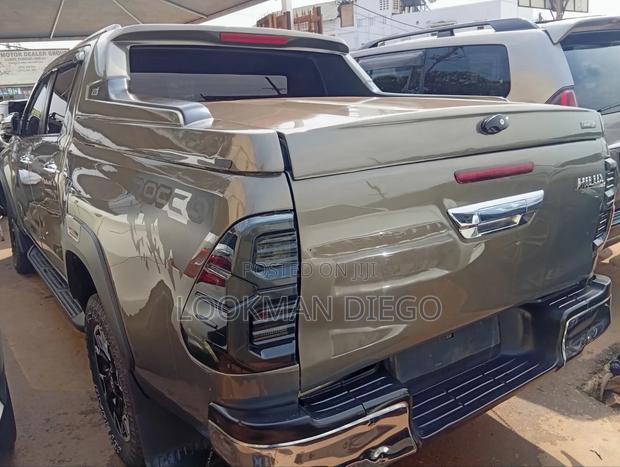 Toyota Hilux Revo Double Cab Deisel 2.8 AWD 2016 Green