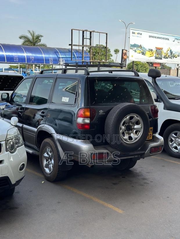 Nissan Terrano 2000 Green