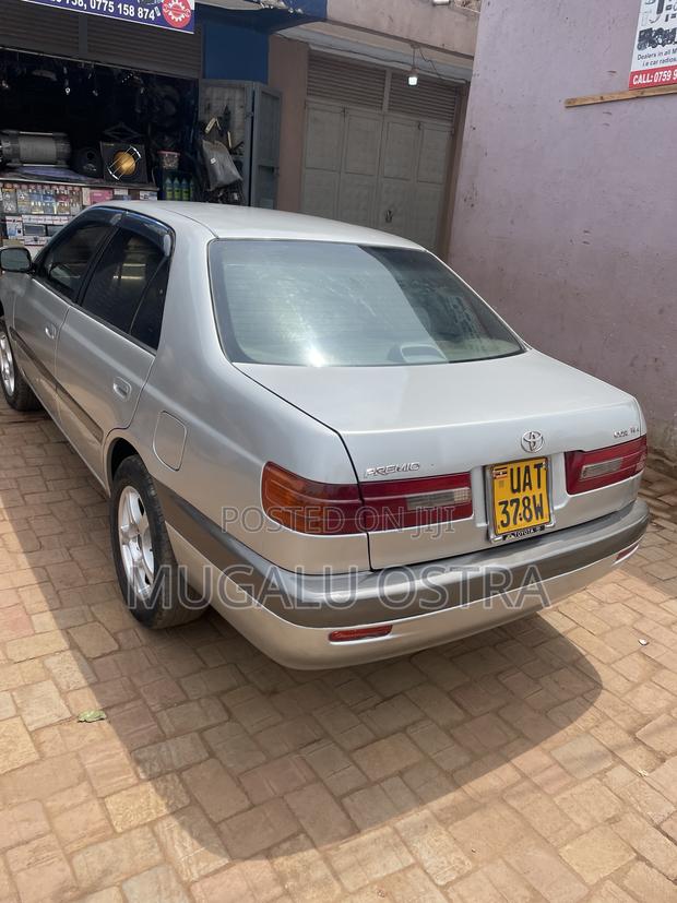 Toyota Premio 2002