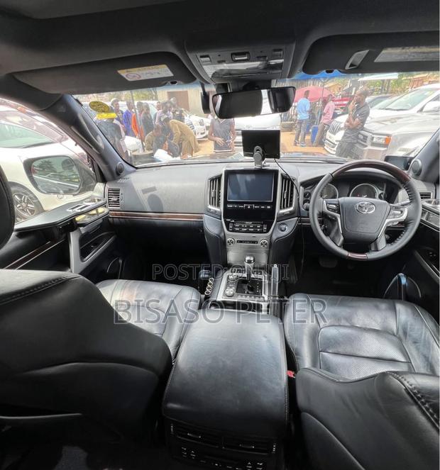 Toyota Land Cruiser 2017 Black