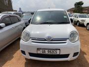 Toyota Sienta 2012 White for sale