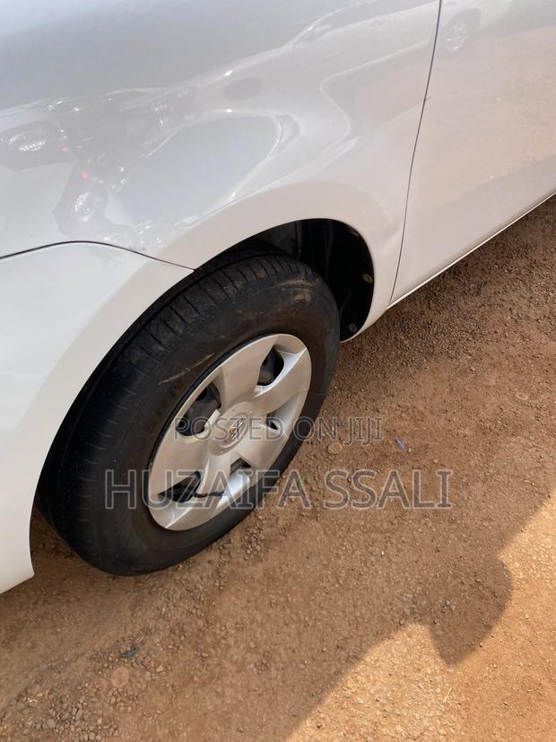 Toyota Sienta 2012 White