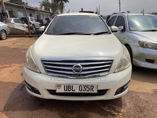 Nissan Fuga 2011 White