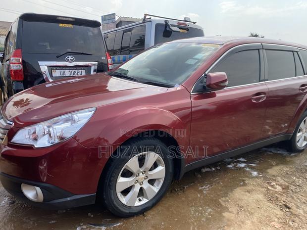 Subaru Outback 2011 Red