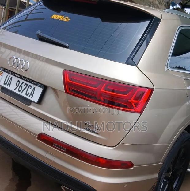 Audi Q7 2017 Gold