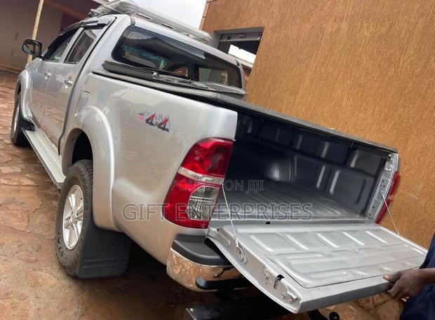Toyota Hilux 2015 Silver