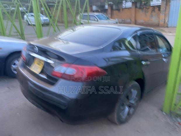 Nissan Fuga 2012 Black