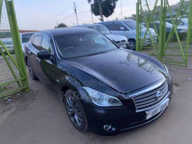 Nissan Fuga 2012 Black