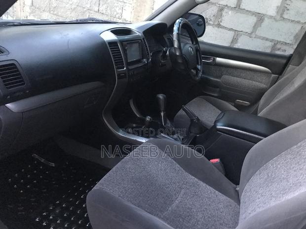 Toyota Land Cruiser Prado 2010 Gray