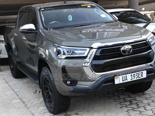 Toyota Hilux 2018 Green