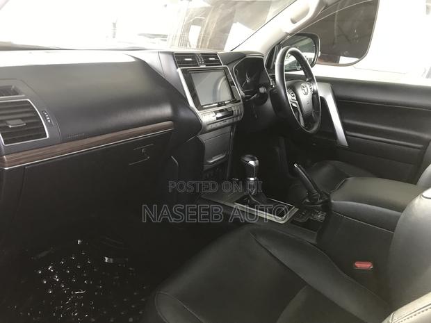 Toyota Land Cruiser Prado 2017 White