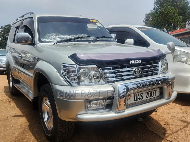 Toyota Land Cruiser Prado 2001 Silver