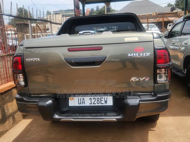 Toyota Hilux 2018 Green