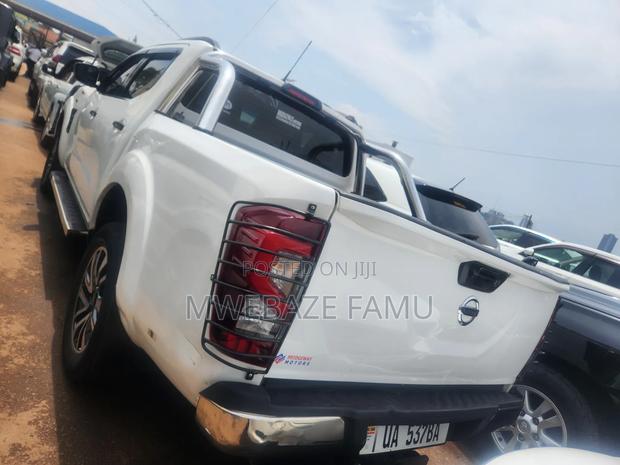 Nissan Navara 2015 White