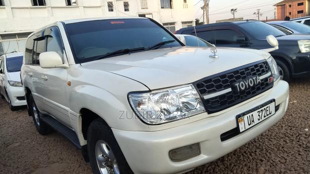 Toyota Land Cruiser Prado 2002 White