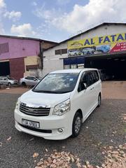 Toyota Noah 2.0 143hp FWD (7 Seater) 2011 White for sale