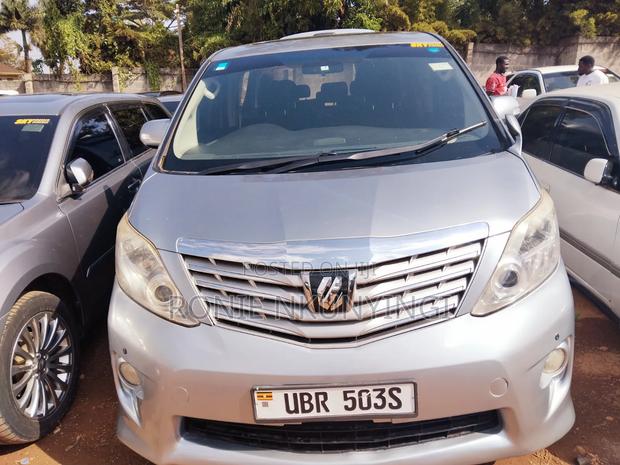 Toyota Alphard 2010 Silver