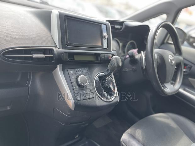 Toyota Wish 2012 White