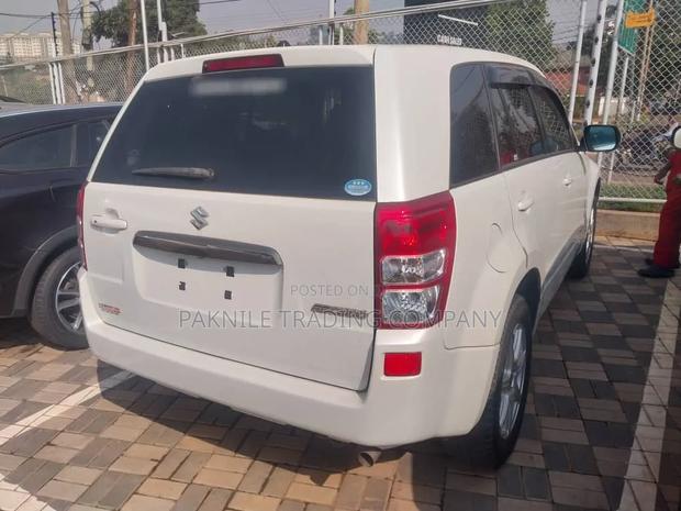 Suzuki Escudo 2012 White