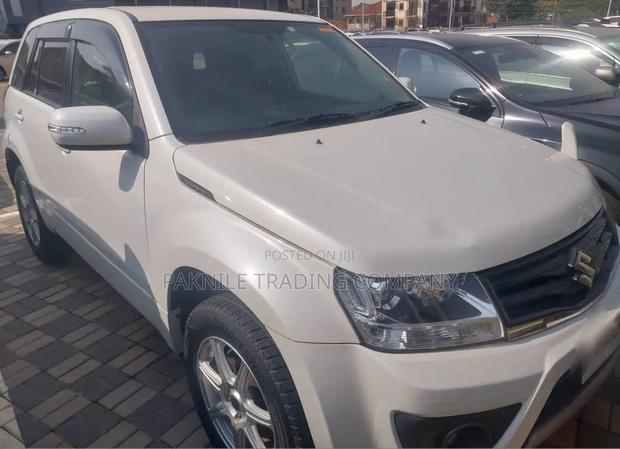 Suzuki Escudo 2012 White