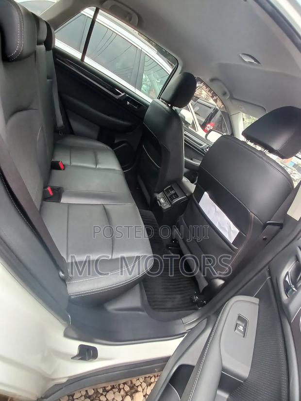 Subaru Outback 2017 White