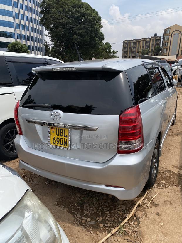 Toyota Wish 2005 Silver