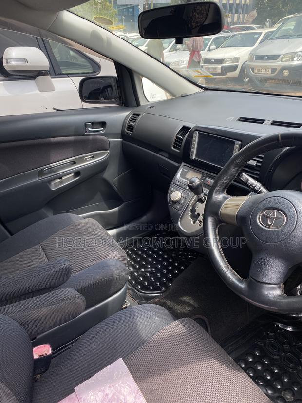 Toyota Wish 2005 Silver