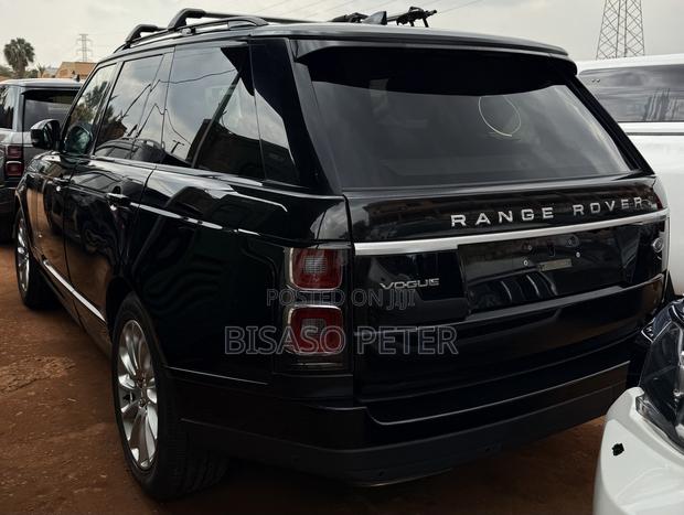 Land Rover Range Rover Vogue 2019 Black
