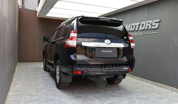 Toyota Land Cruiser Prado 2017 Black