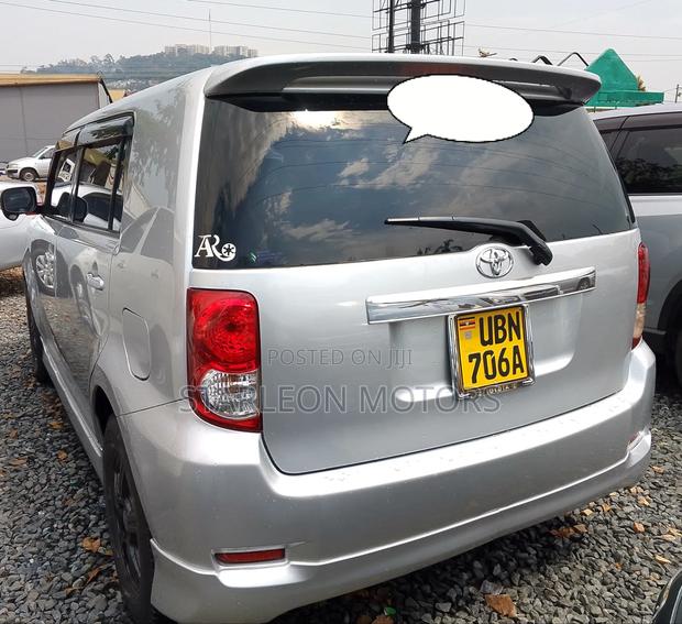 Toyota Corolla Rumion 2010 Silver