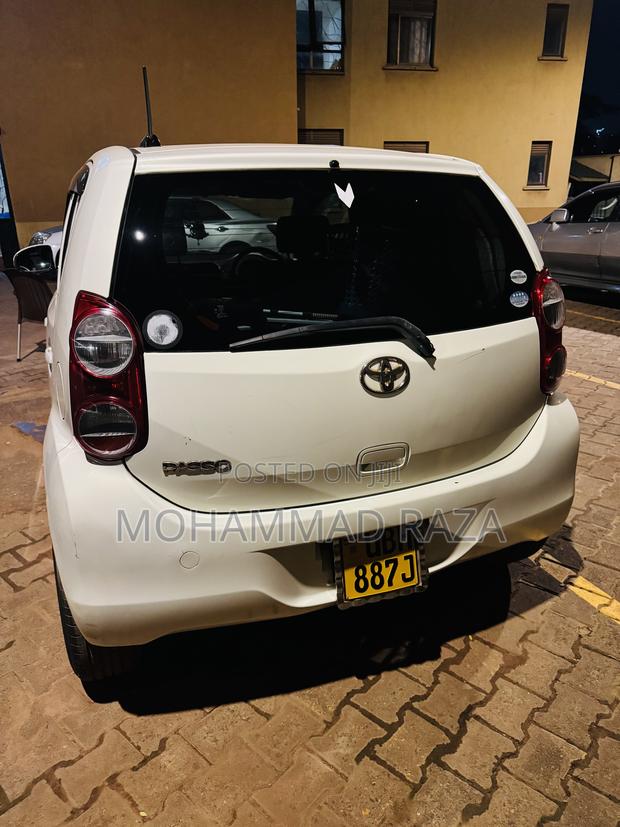 Toyota Passo 1.0 AWD 2011 Off white