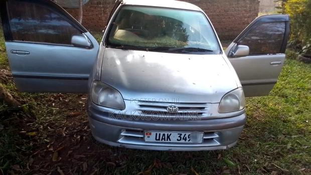 Toyota Raum 1998 Silver