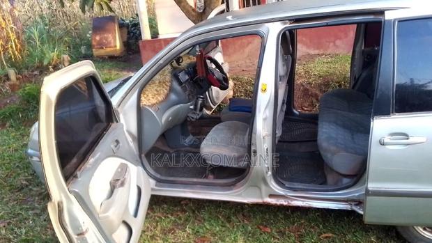 Toyota Raum 1998 Silver