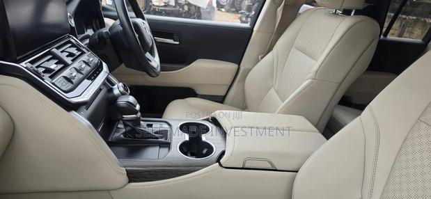 Toyota Land Cruiser 2024 White