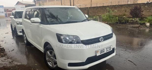 Toyota Corolla Rumion 2011 White
