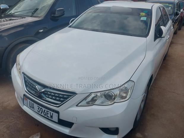 Toyota Mark X 2.5 AWD 2012 White