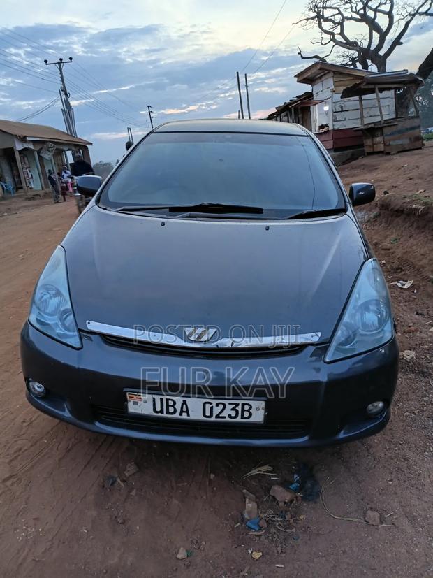 Toyota Wish 2003 Gray