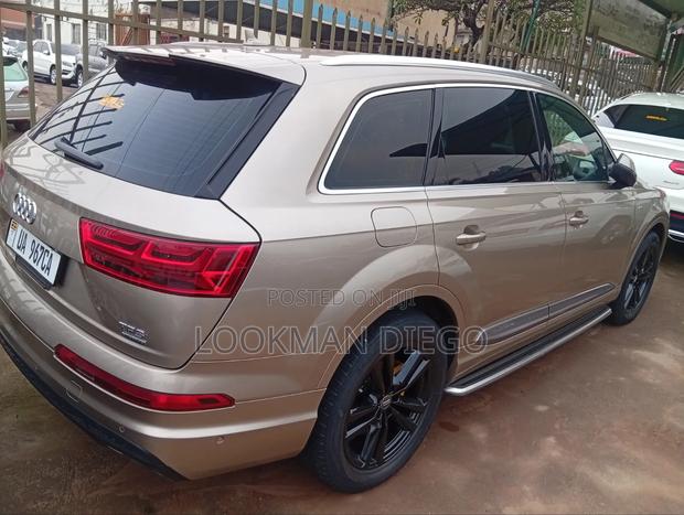 Audi Q7 2017 Gold